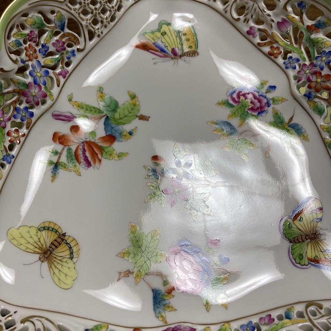 ヘレンド　ヴィクトリアブーケ　透かしプレート ヘレンドヴィクトリアブーケ透かし三角プレート-【STEPHEN DWECK】白蝶